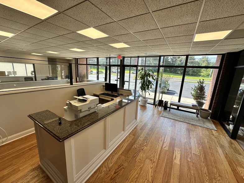 3530 State Route 27, Kendall Park, NJ for lease - Interior Photo - Image 1 of 11