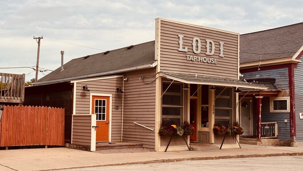 309 Main St, Maple Park, IL for sale - Building Photo - Image 1 of 7