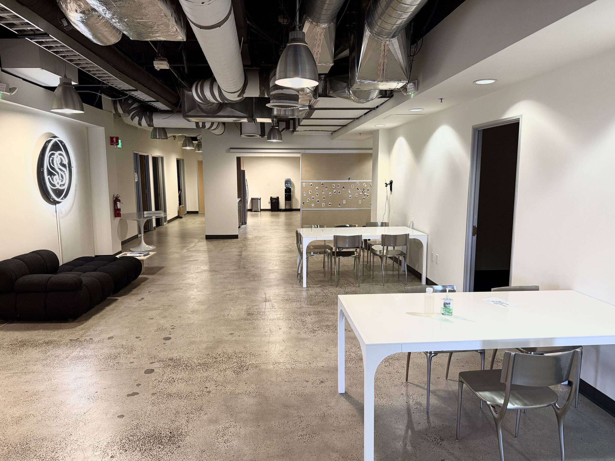 8447 Wilshire Blvd, Beverly Hills, CA for lease Interior Photo- Image 1 of 4