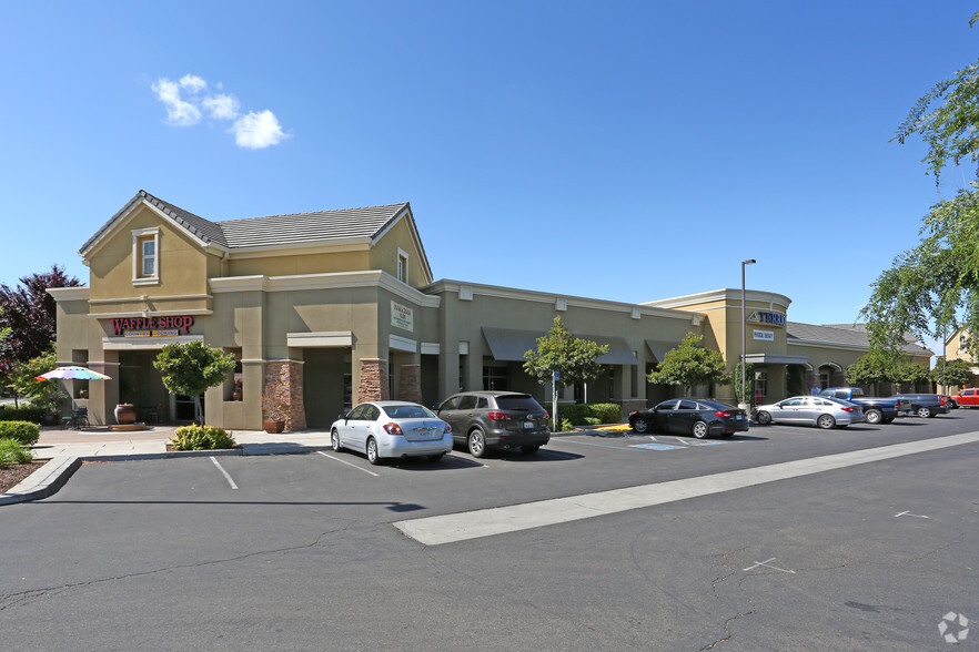 4045 W Figarden Dr, Fresno, CA for lease - Primary Photo - Image 2 of 2