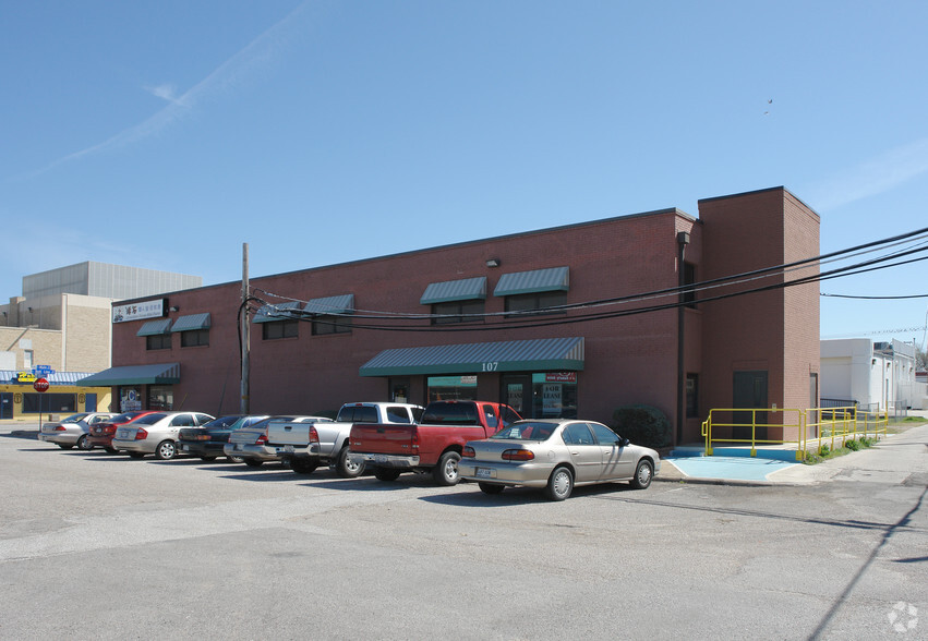 200-204 E Main St, Richardson, TX for lease - Building Photo - Image 2 of 2