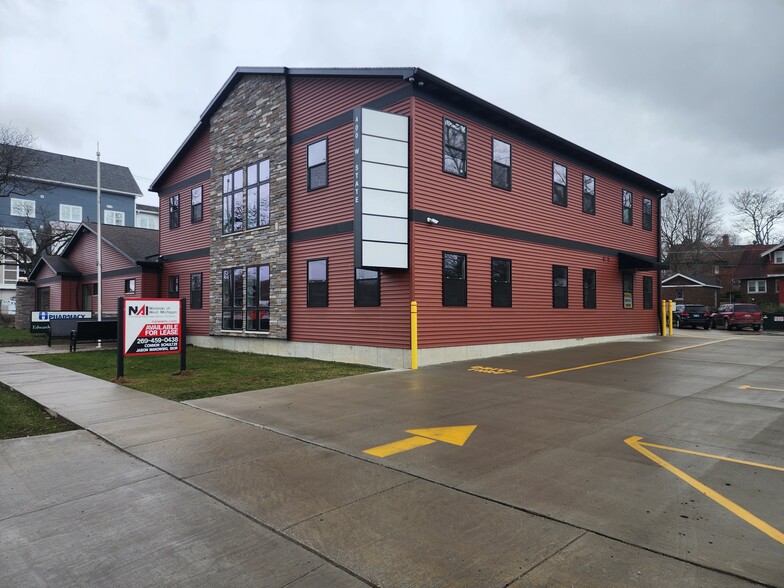 400 W State St, Hastings, MI for lease - Building Photo - Image 1 of 2