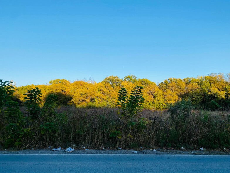 5401 NW Waukomis, Kansas City, MO for sale - Primary Photo - Image 1 of 5