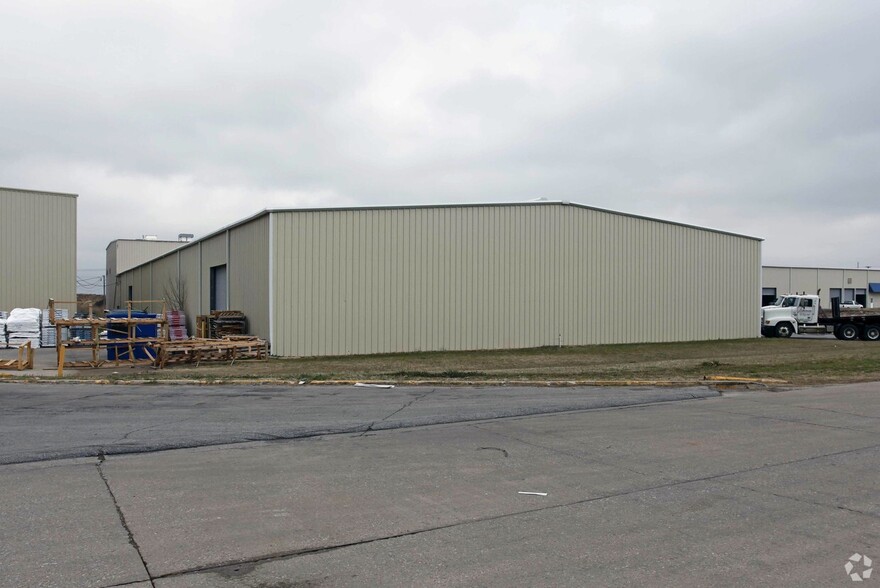 807 S Agnew Ave, Oklahoma City, OK for lease - Building Photo - Image 2 of 5