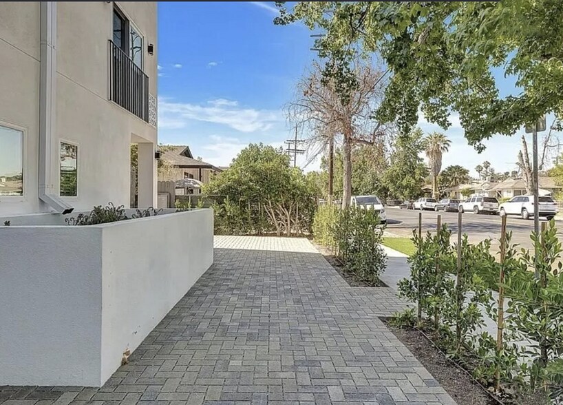 5750 Kester Ave, Van Nuys, CA for sale - Building Photo - Image 2 of 10