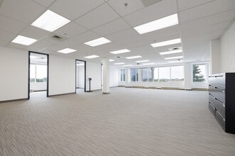 9900 Boul Cavendish, Montréal, QC for lease Interior Photo- Image 1 of 17