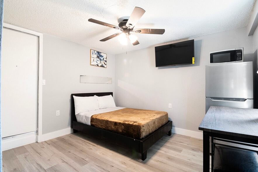 930-932 Fraser Ave, Los Angeles, CA for sale - Building Photo - Image 2 of 122