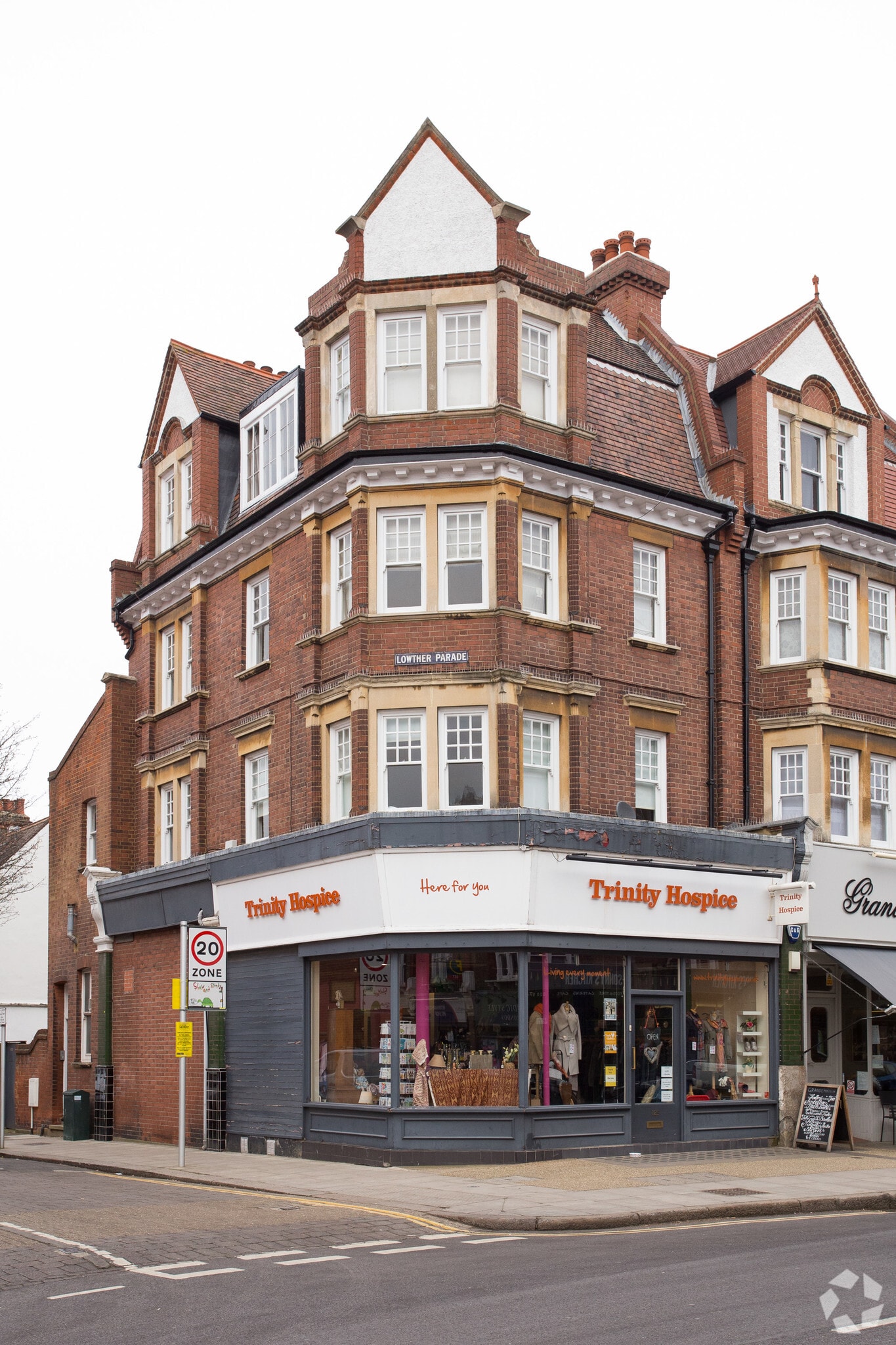 125 Church Rd, London for sale Primary Photo- Image 1 of 1