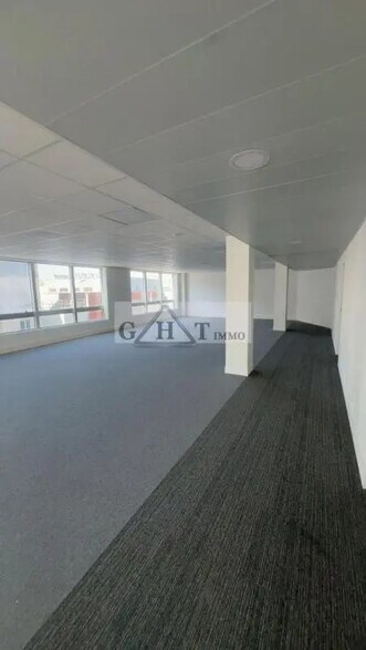 Office in Saint-Ouen-sur-Seine for lease - Interior Photo - Image 3 of 5