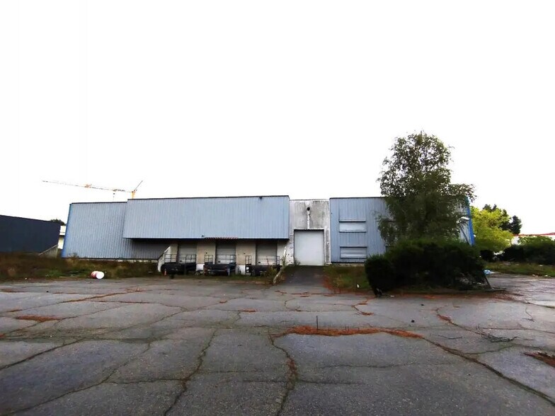 Flex in Toulouse for lease - Building Photo - Image 1 of 9