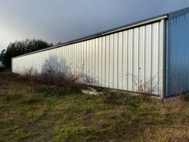 Flex in Bruay-la-Buissière for sale - Building Photo - Image 2 of 5