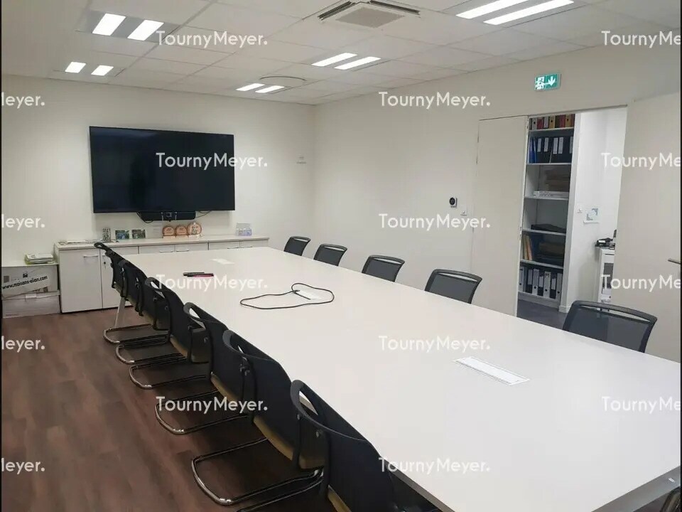 Office in Cesson-Sévigné for lease Interior Photo- Image 1 of 5