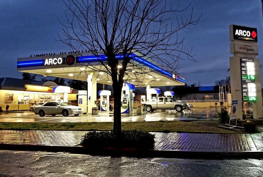 101 N Gateway Dr, Madera, CA for sale - Building Photo - Image 1 of 1