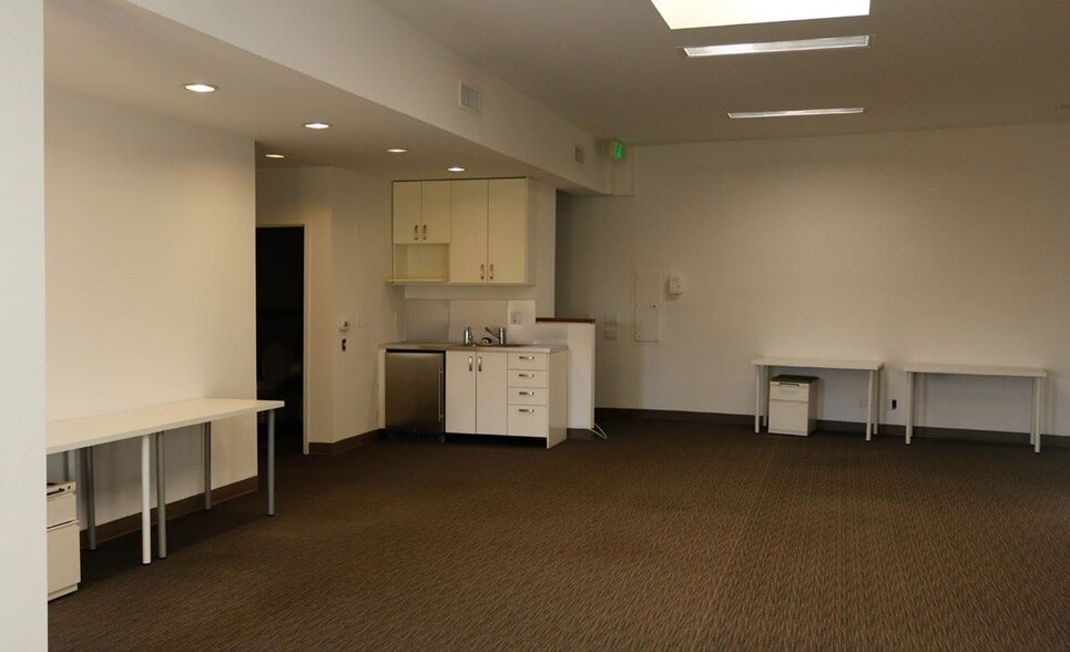 13441 Beach Ave, Marina Del Rey, CA for lease - Building Photo - Image 1 of 6