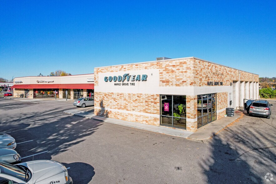 13680-13720 Grove Dr, Maple Grove, MN for lease - Building Photo - Image 1 of 4