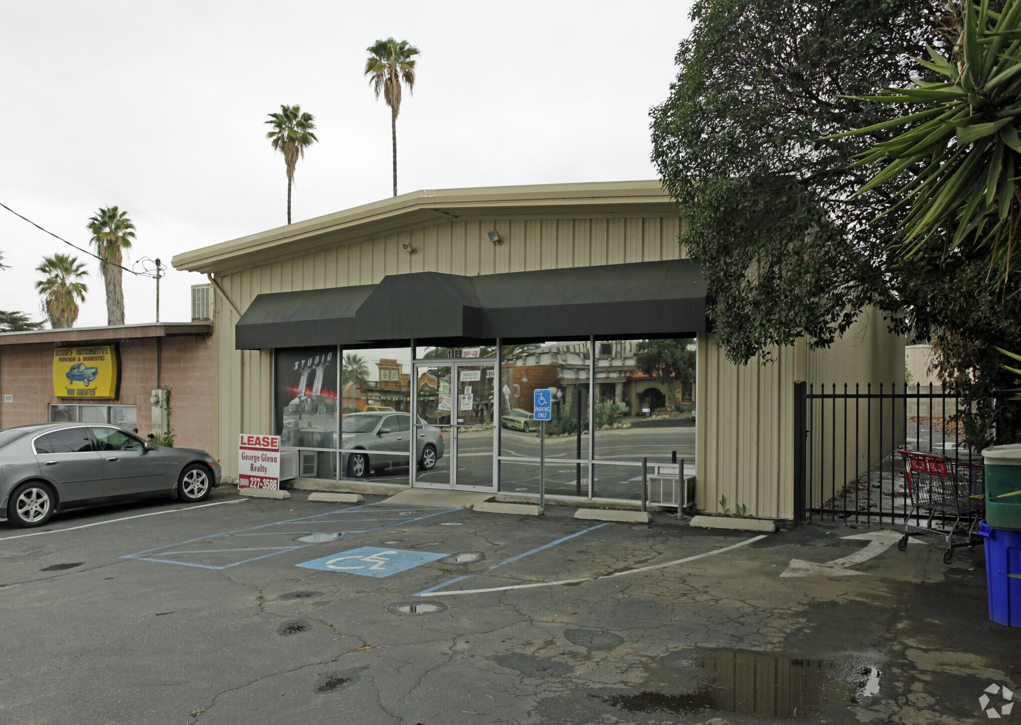 1885-1889 Mentone Blvd  