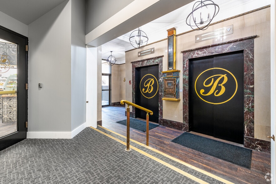 13 Park Ave W, Mansfield, OH for lease - Lobby - Image 3 of 23