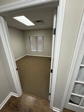 8563 S Mason Montgomery Rd, Mason, OH for lease Interior Photo- Image 2 of 7