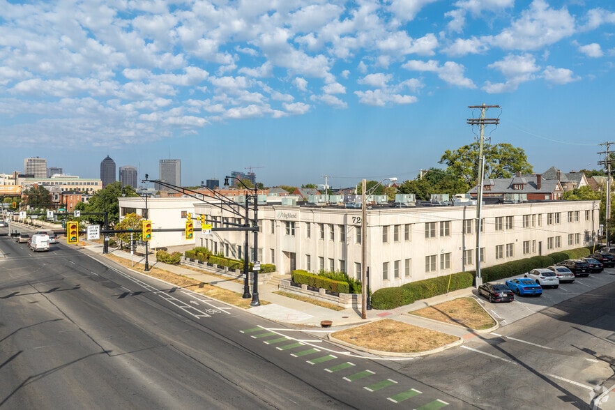 720 E Broad St, Columbus, OH for lease - Building Photo - Image 2 of 17