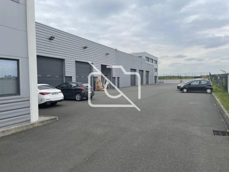 Industrial in Égly for lease - Building Photo - Image 3 of 4
