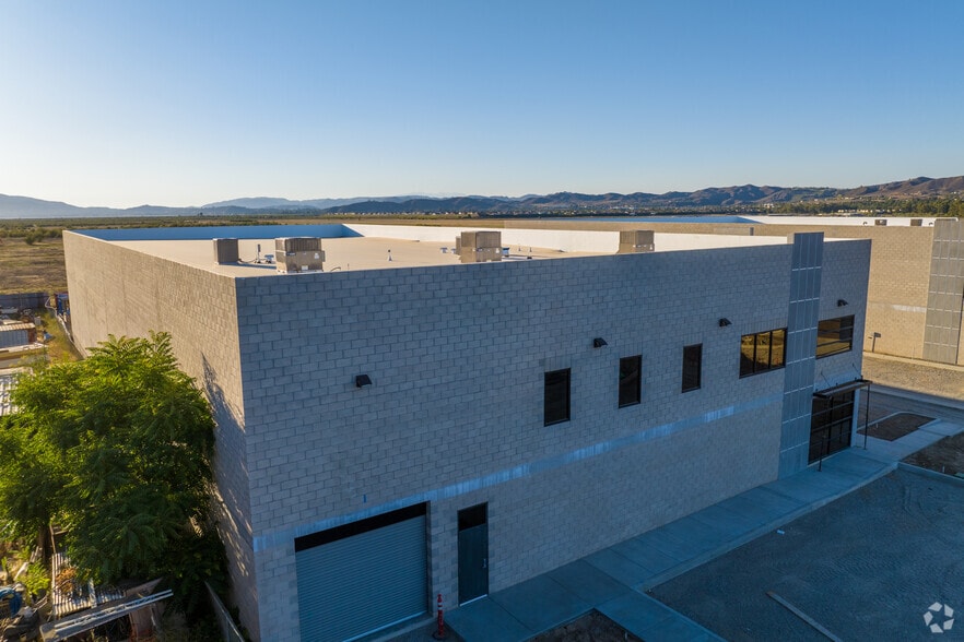 32113 Corydon St, Lake Elsinore, CA for lease - Building Photo - Image 2 of 5