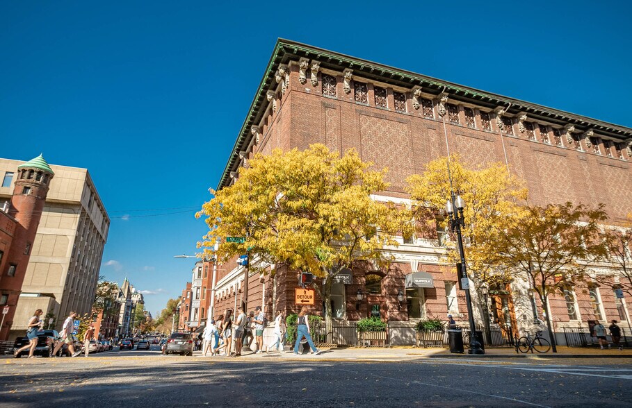 927939 Boylston St, Boston, MA 02115 Tennis & Racquet Club