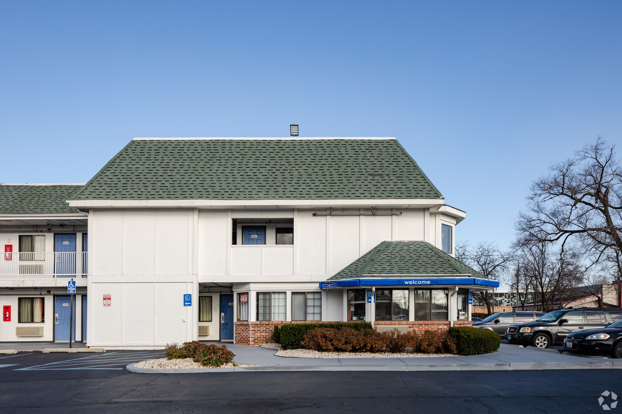 9408 W Lawrence Ave, Schiller Park, IL 60176 Motel 6 Schiller Park