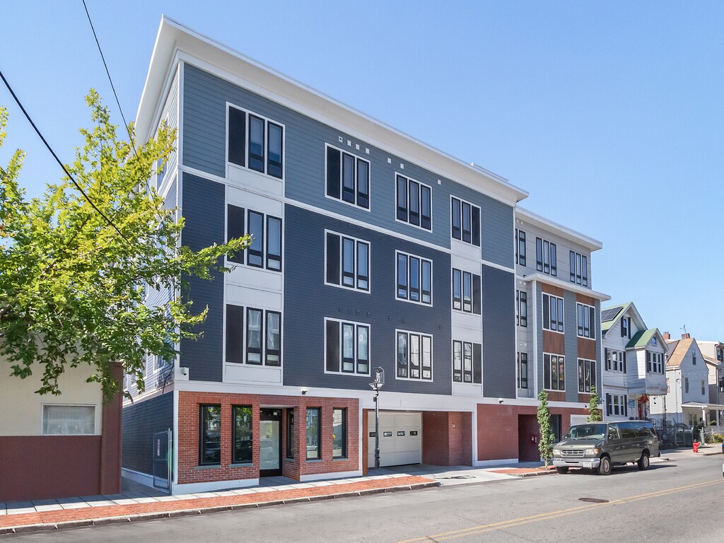 176178 Washington Ave, Chelsea, MA 02150