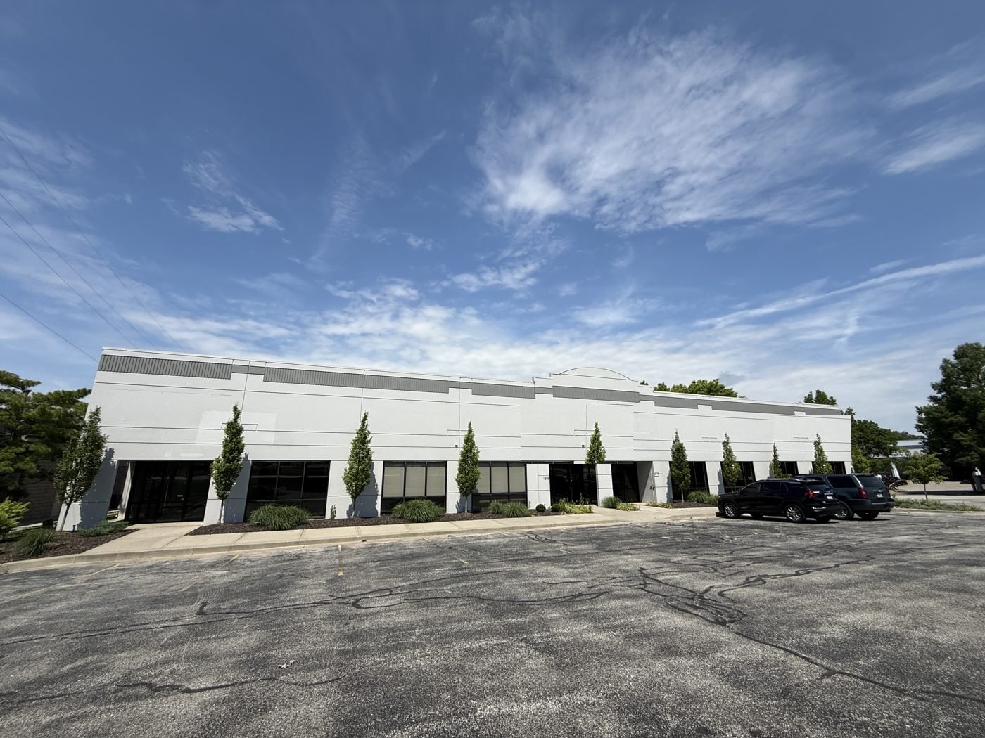 1206 NE Douglas St, Lees Summit, MO for lease Interior Photo- Image 1 of 8
