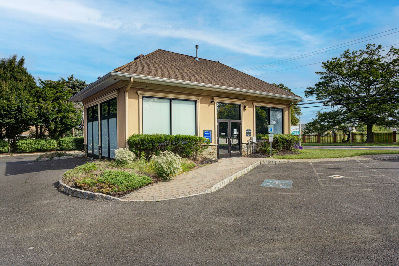 162 Route 35, Eatontown, NJ 07724 162 Route 35, Eatontown, New Jersey