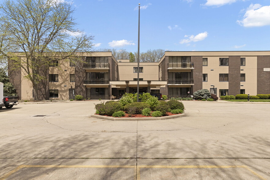 1801 Avenue G, Sterling, IL for sale - Building Photo - Image 1 of 15