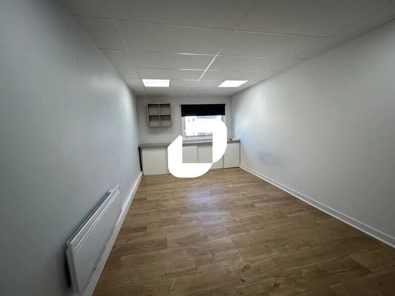Office in Champigny-sur-Marne for lease - Interior Photo - Image 3 of 5