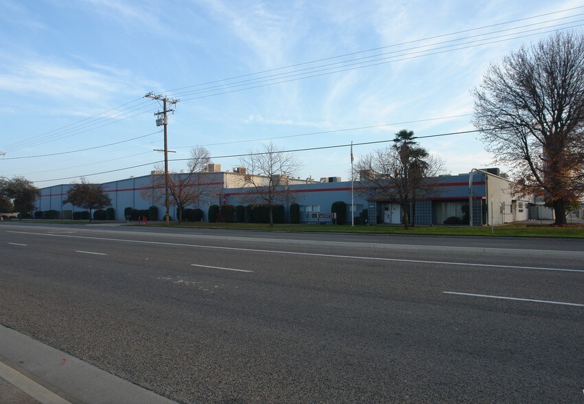 9945 W Goshen Ave, Visalia, CA for sale - Building Photo - Image 1 of 1