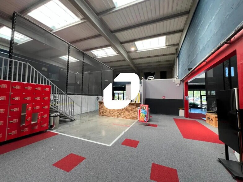 Office in Hallennes-lez-Haubourdin for lease - Interior Photo - Image 3 of 9