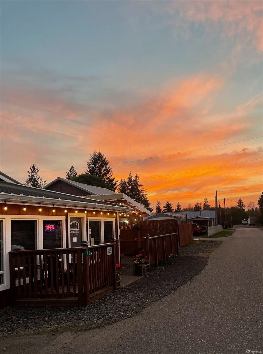 70 W A St, Forks, WA 98331 Westend Tap Room Tip and Sip