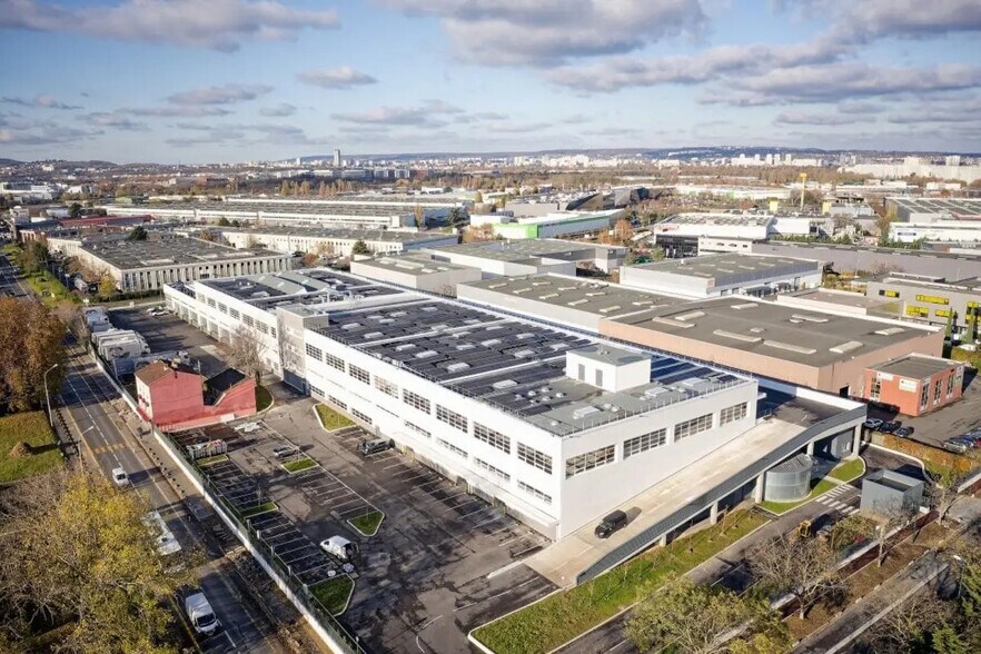 Office in Gennevilliers for lease - Building Photo - Image 2 of 5