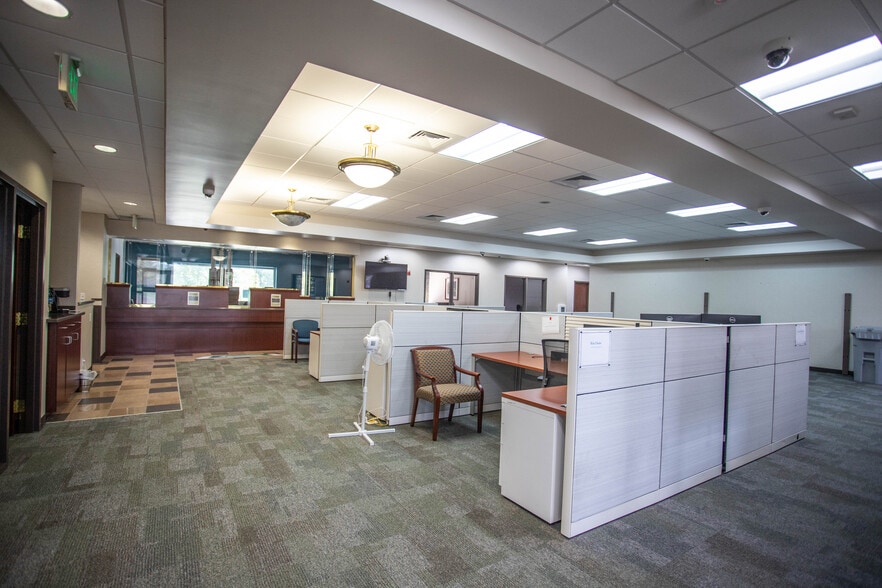 1381 Rinehart Rd, Sanford, FL for sale - Interior Photo - Image 3 of 10