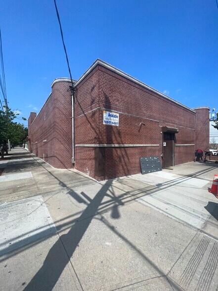3243 Ampere Ave, Bronx, NY for sale - Primary Photo - Image 1 of 1