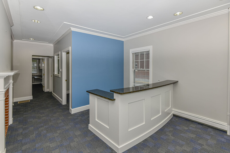 21 S Main St, Sharon, MA for lease - Lobby - Image 2 of 16