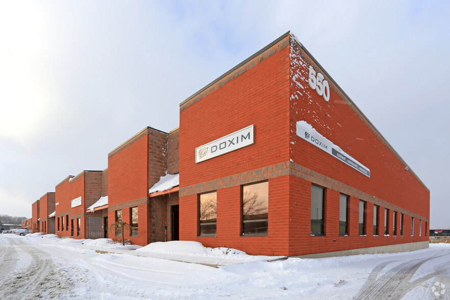 550 Trillium Dr, Kitchener, ON for lease - Building Photo - Image 2 of 4