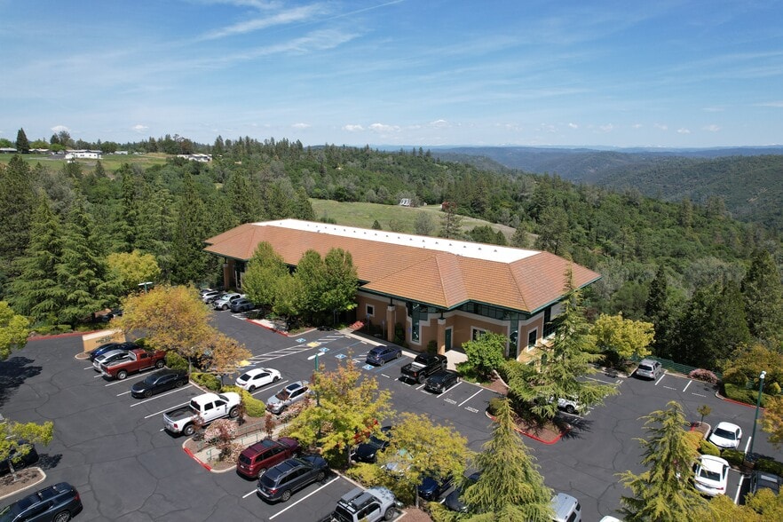 13620 Lincoln Way, Auburn, CA for lease - Building Photo - Image 3 of 9
