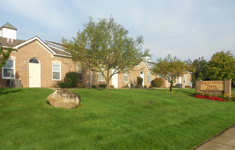 2490-2502 S Rochester Rd, Rochester Hills, MI for sale - Primary Photo - Image 1 of 1