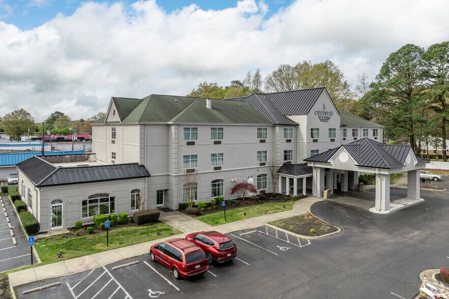 1069 J Clyde Morris Blvd, Newport News, VA for sale - Primary Photo - Image 1 of 1