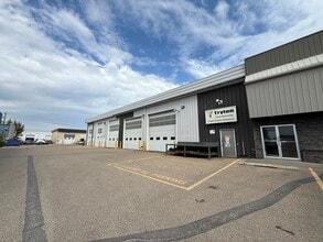 7836 49th Ave, Red Deer, AB for lease Interior Photo- Image 1 of 9