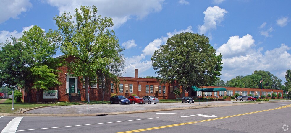 7453 E Brainerd Rd, Chattanooga, TN for sale - Primary Photo - Image 1 of 1