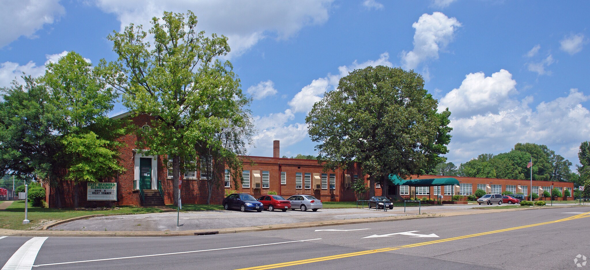 7453 E Brainerd Rd, Chattanooga, TN for sale Primary Photo- Image 1 of 1