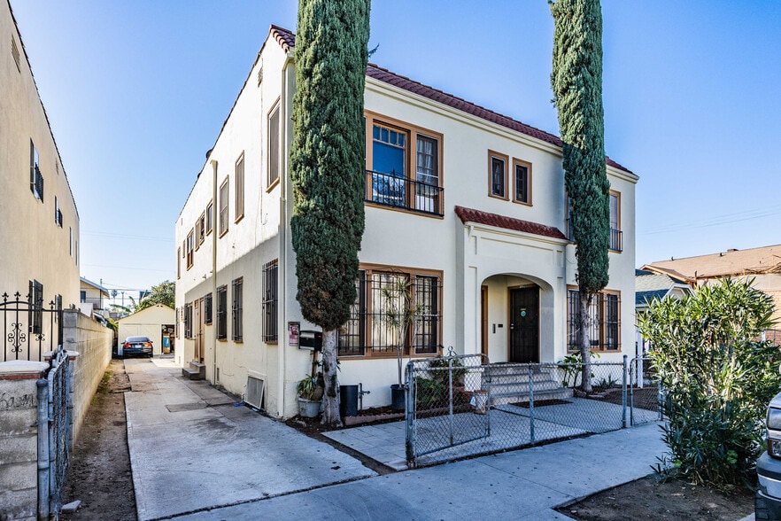 2752 W 15th St, Los Angeles, CA for sale - Building Photo - Image 2 of 7