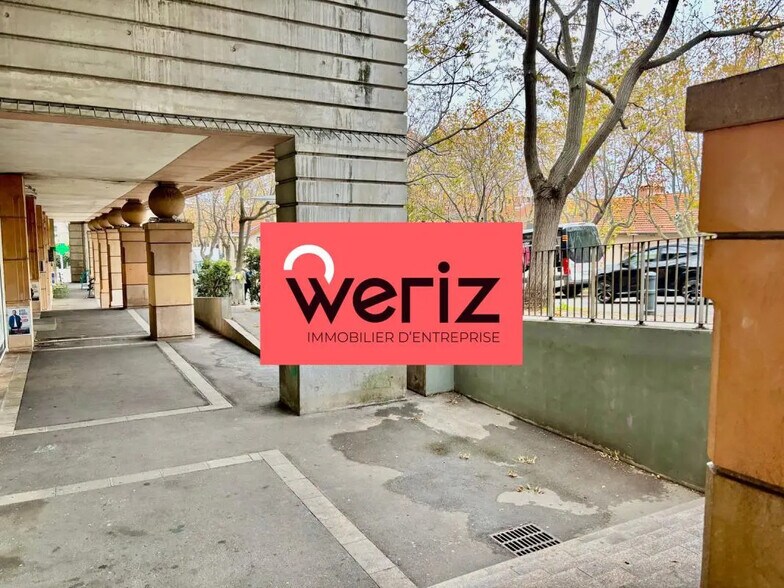 Office in Aix-en-Provence for lease - Lobby - Image 3 of 5