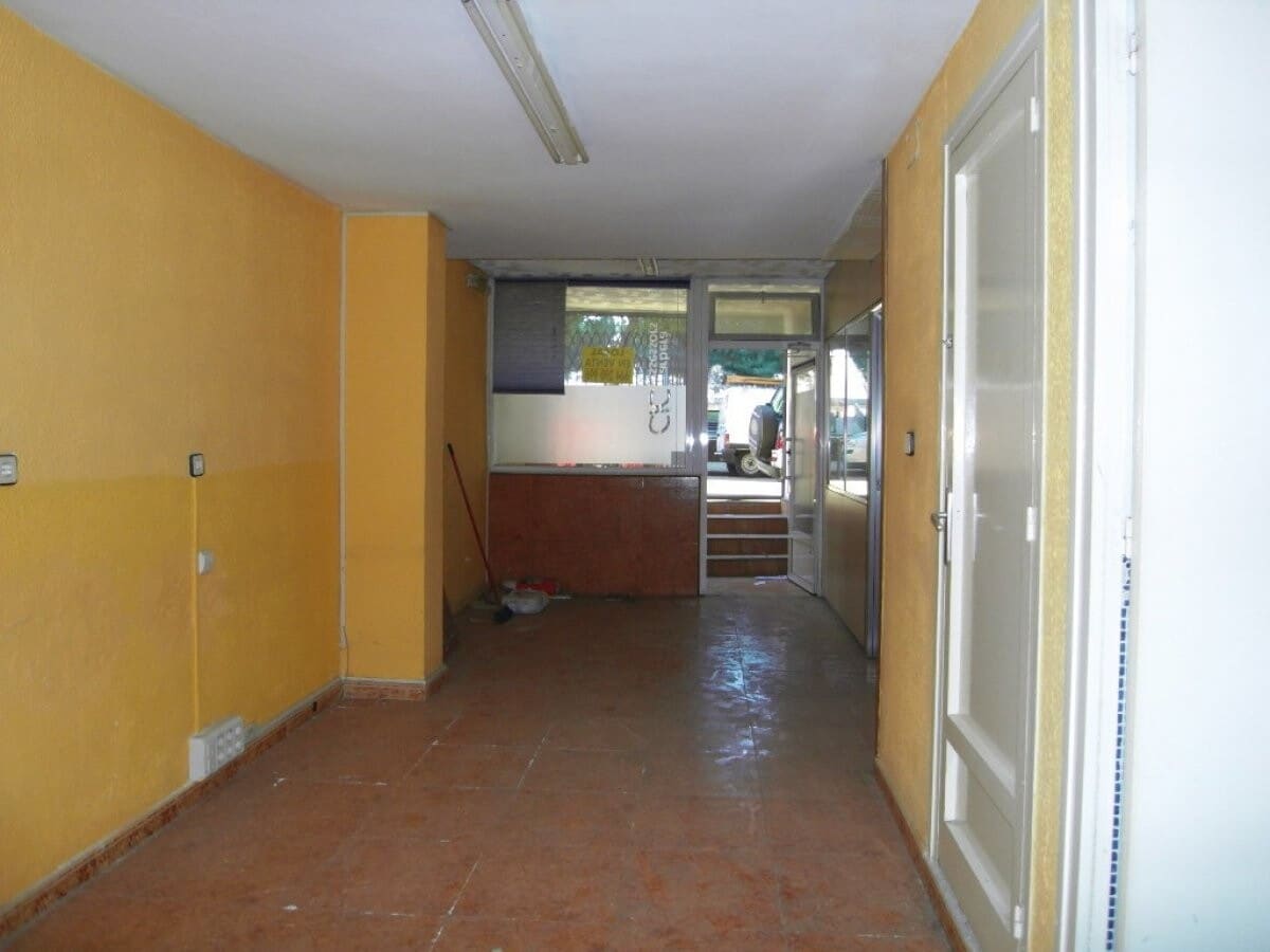 Barberà del Vallès, BAR 08210 - Unit Esc A - 1 - - Interior Photo - Image 1 of 7