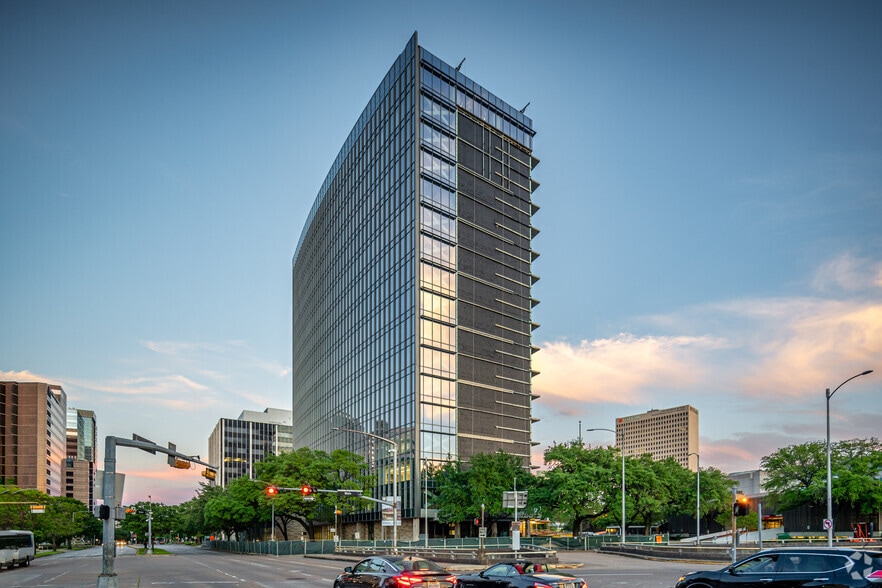 1020 Blvd, Houston, TX 77030